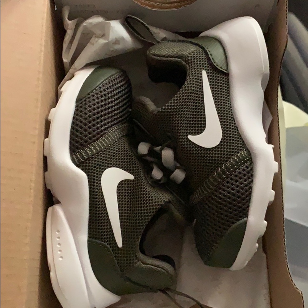 Nike Prestos